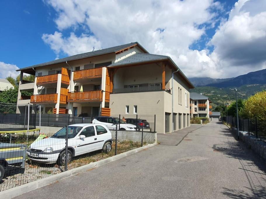 Superbe T2 Duplex Vue Sur Les Montagnes Apartment Chorges Exterior photo